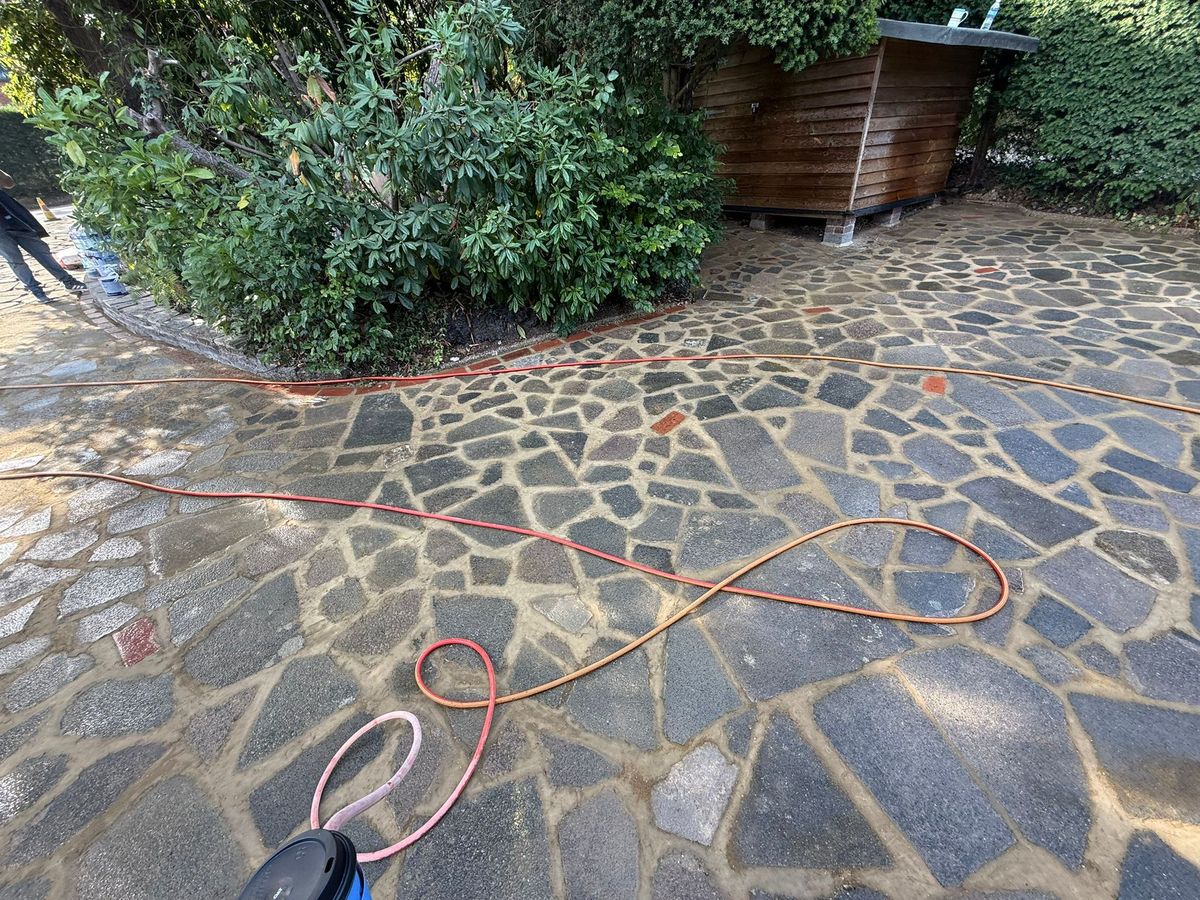 Resin bound driveway installation